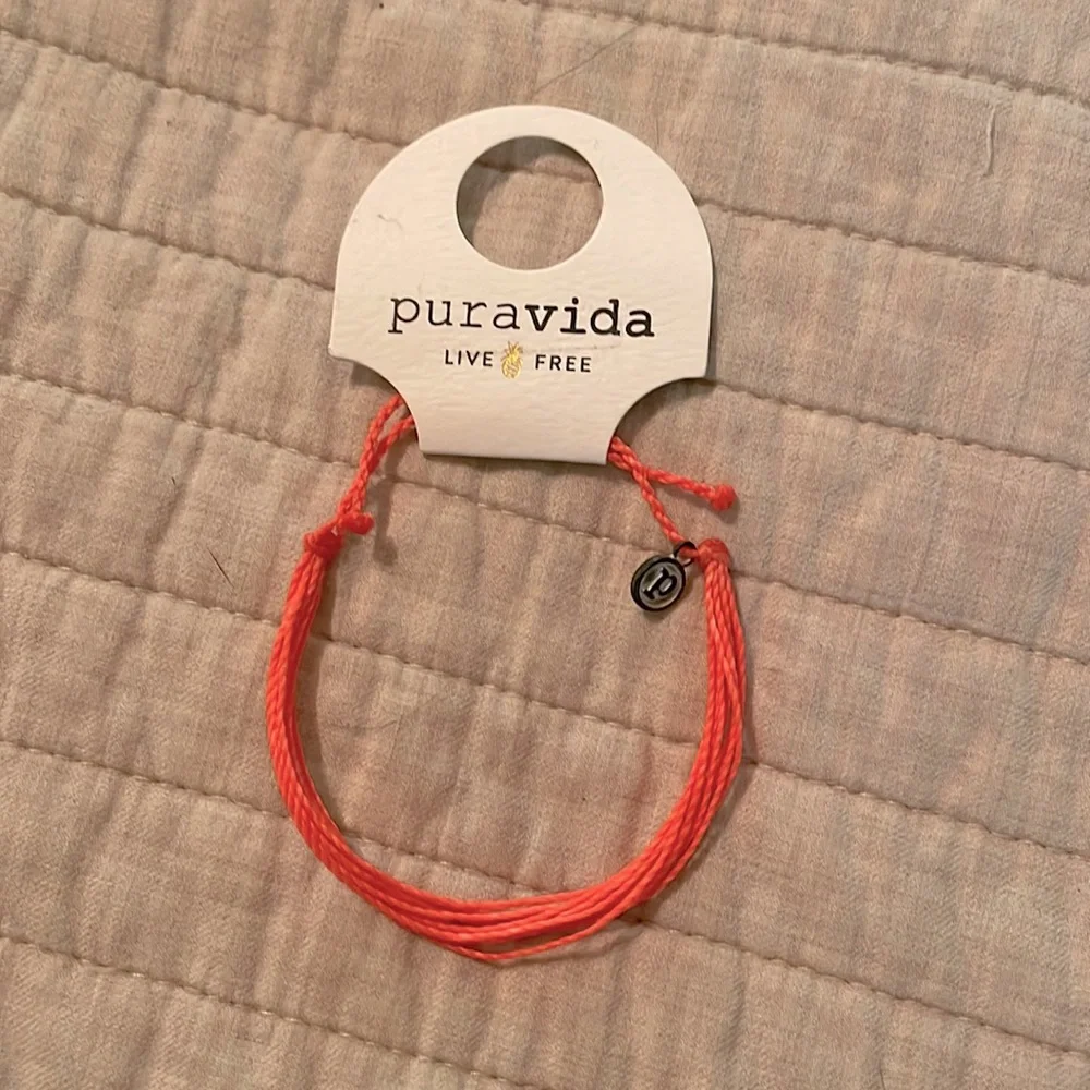 Pura Vida String Bracelet, 2 Stickers, 2 Silicone Straws, and PV Gift Box NWT - Picture 4 of 8
